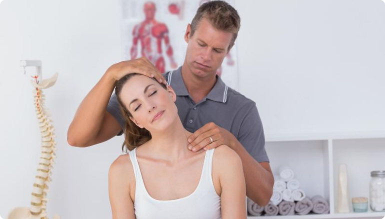 Neck Pain on the Right Side: What You Should Know - Stridewell